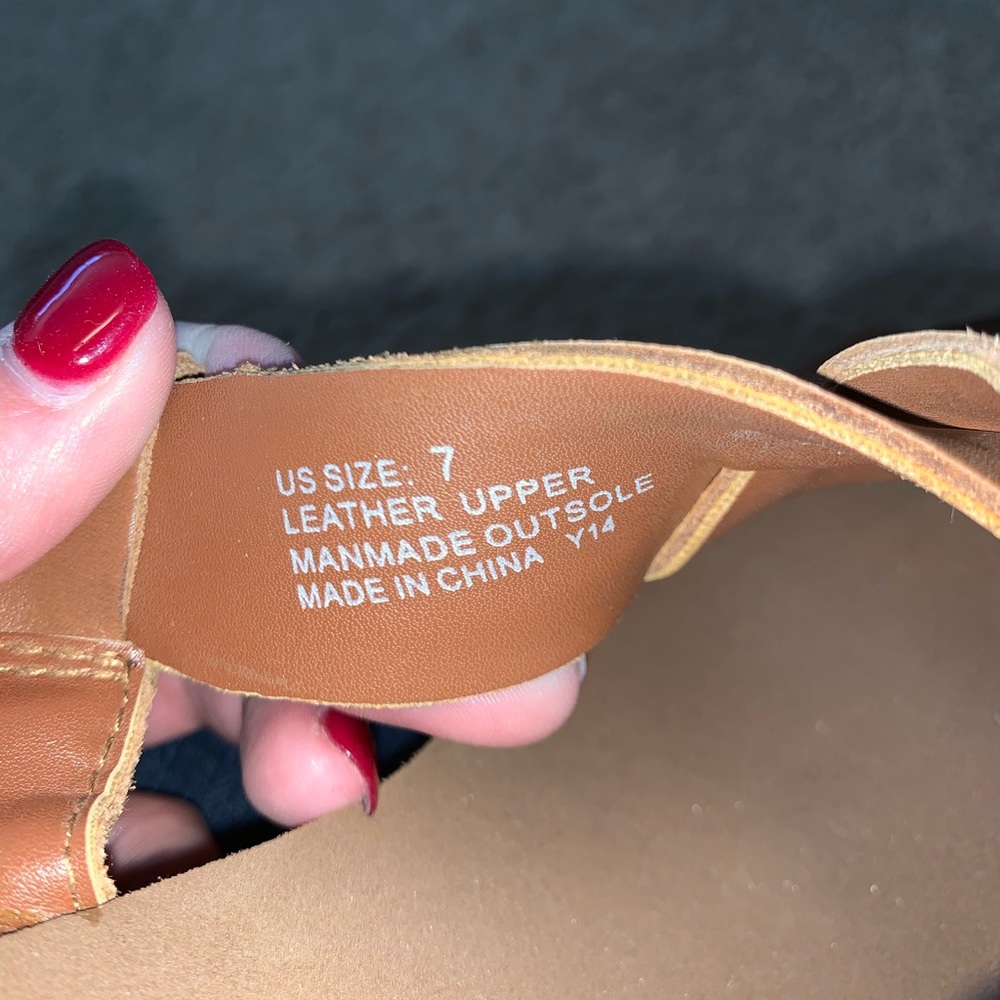 Volatile Brown Wedges - Picture 4 of 4